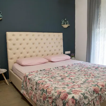 The Sunlight Apartment *
